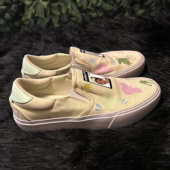 DISNEY x Court Rallye 'THE PRINCESS and the FROG Slip In Shoes GirlsSz 2 TIANA - Picture 9 of 15